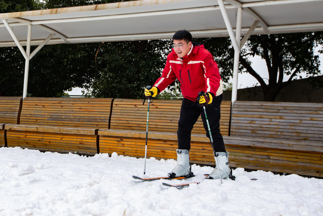 常州龙凤谷滑雪场(常州龙凤谷滑雪场是室内吗)