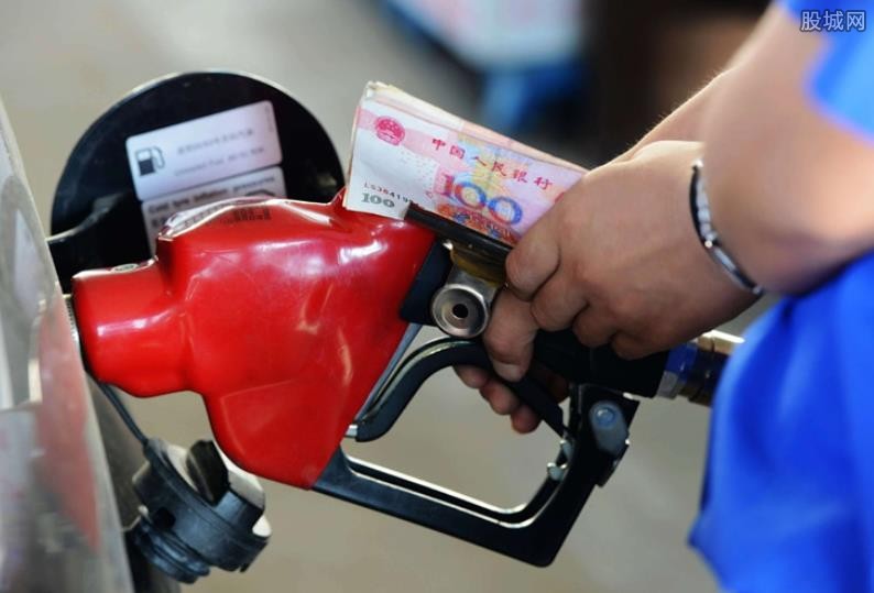 汽油一升多少钱(今日油价92汽油一升多少钱)